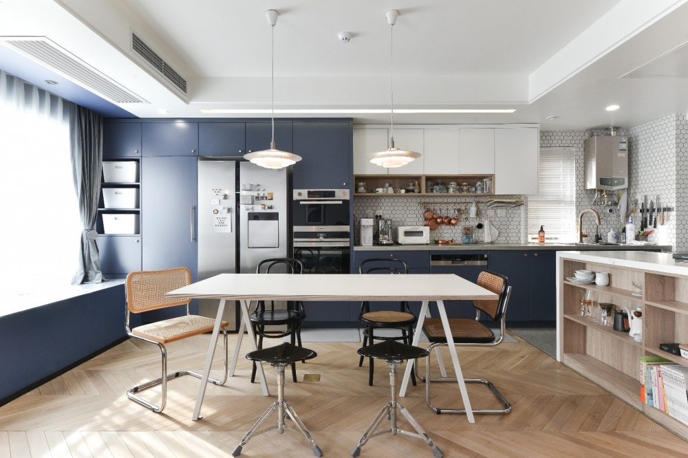 功能區(qū)木地板裝修效果圖把精裝房拆成毛坯，打造出會變形北歐極簡功能區(qū)設(shè)計圖片賞析