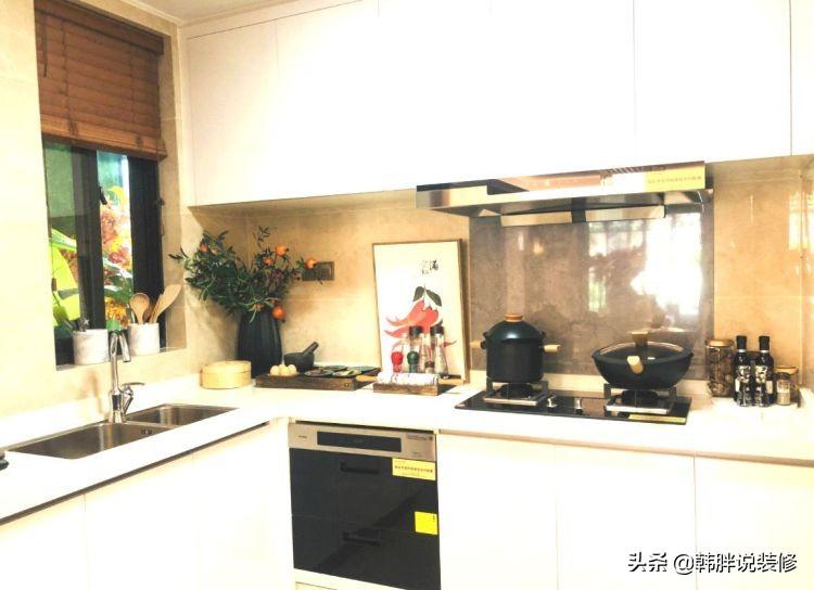 小戶(hù)型兒童房裝修樣板_客廳裝修樣板房_客廳明亮裝修樣板