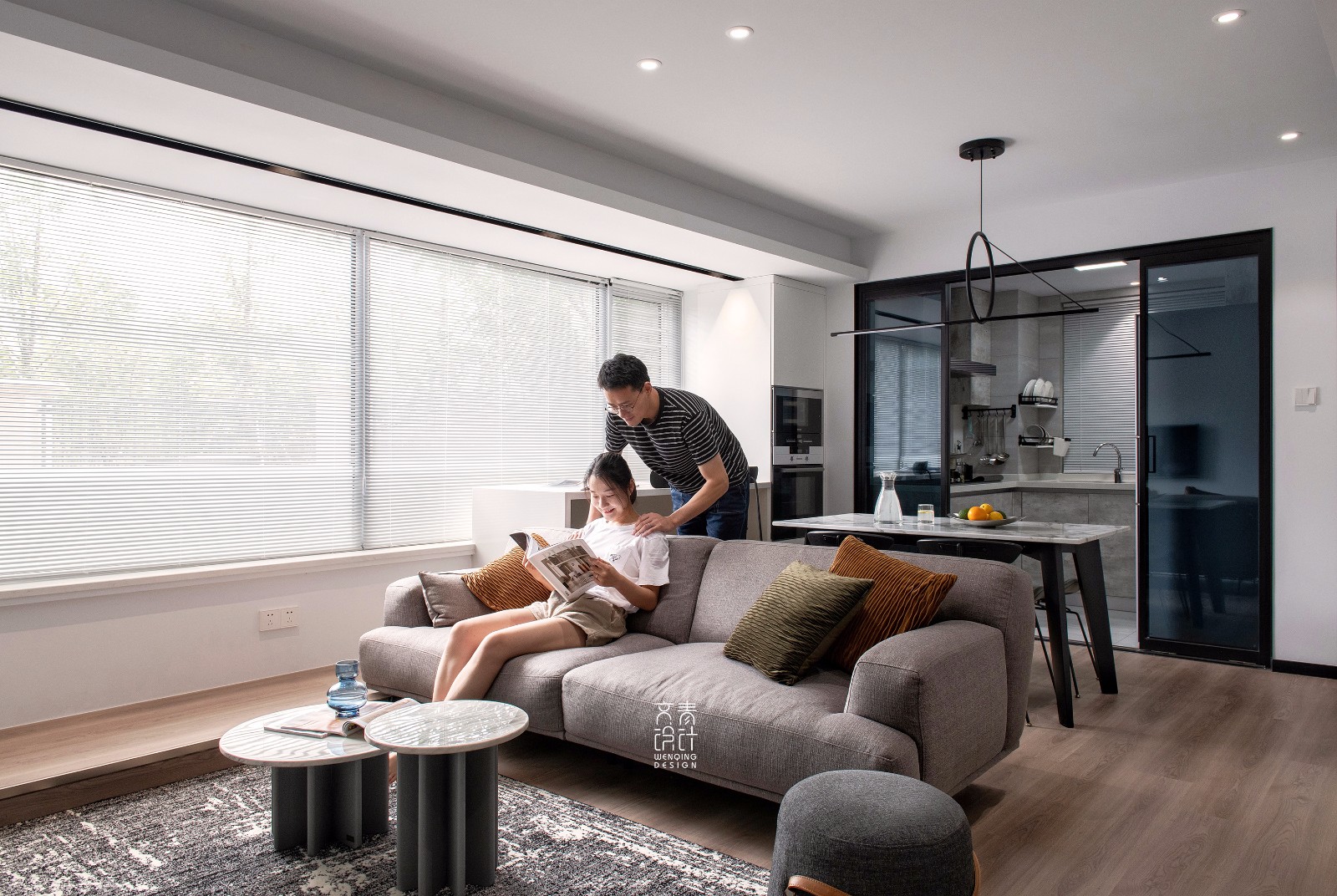 客廳木地板裝修效果圖白雁丨唯與君執(zhí)手，何處不安家現(xiàn)代簡約客廳設(shè)計圖片賞析