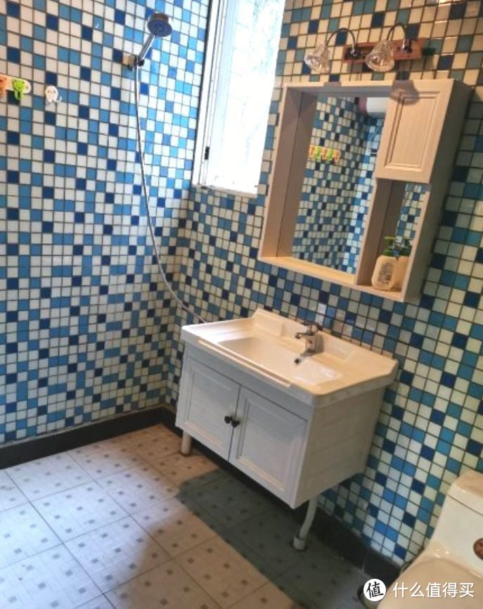 136㎡錯層大四房，優(yōu)雅的新中式裝修，衣柜里面裝廁所，誰見過？