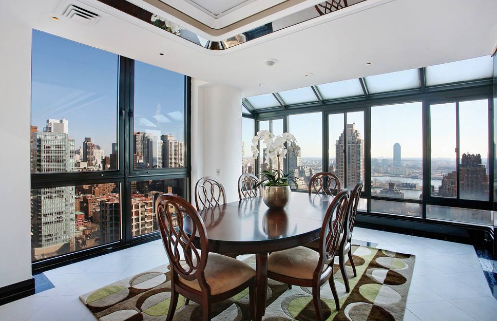 陽臺落地窗怎么設(shè)計更為安全？