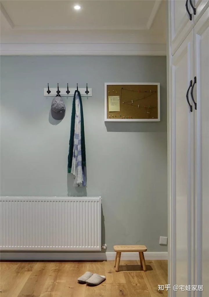 客廳玄關(guān)隔斷鞋柜裝修效果圖_進門玄關(guān)隔斷裝修效果圖_玄關(guān)隔斷裝修效果圖