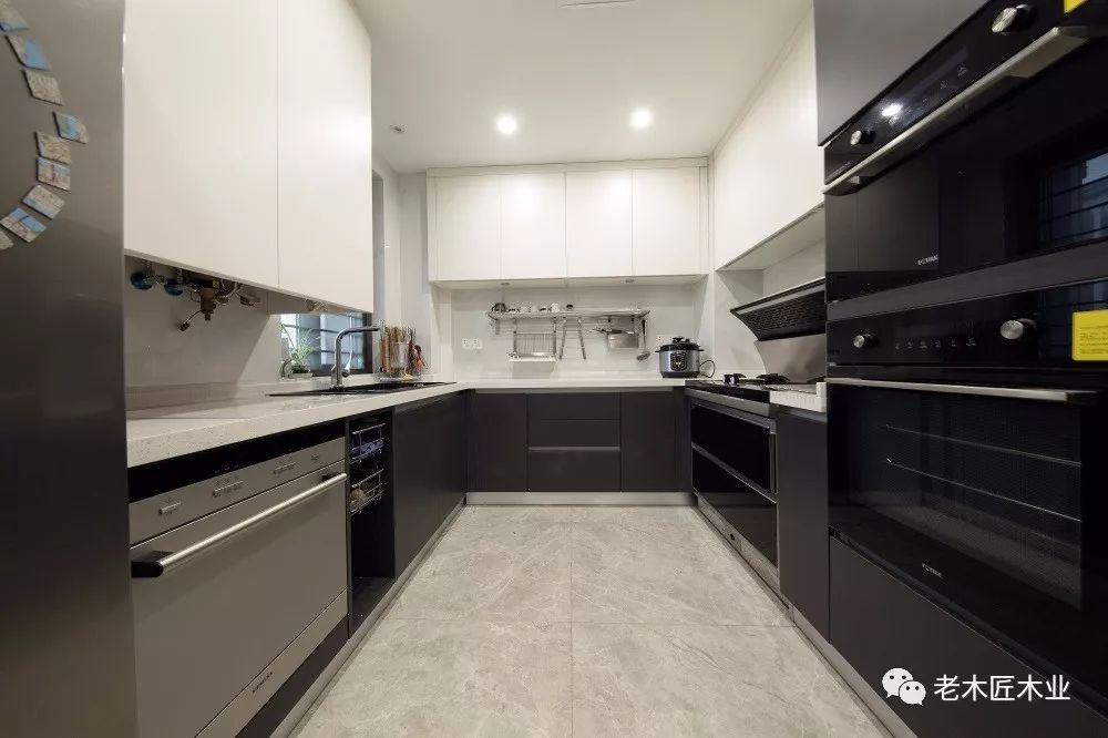 裝修家具買(mǎi)實(shí)木白胚_(dá)實(shí)木家具裝修效果圖_雙葉家具實(shí)木沙發(fā)墊