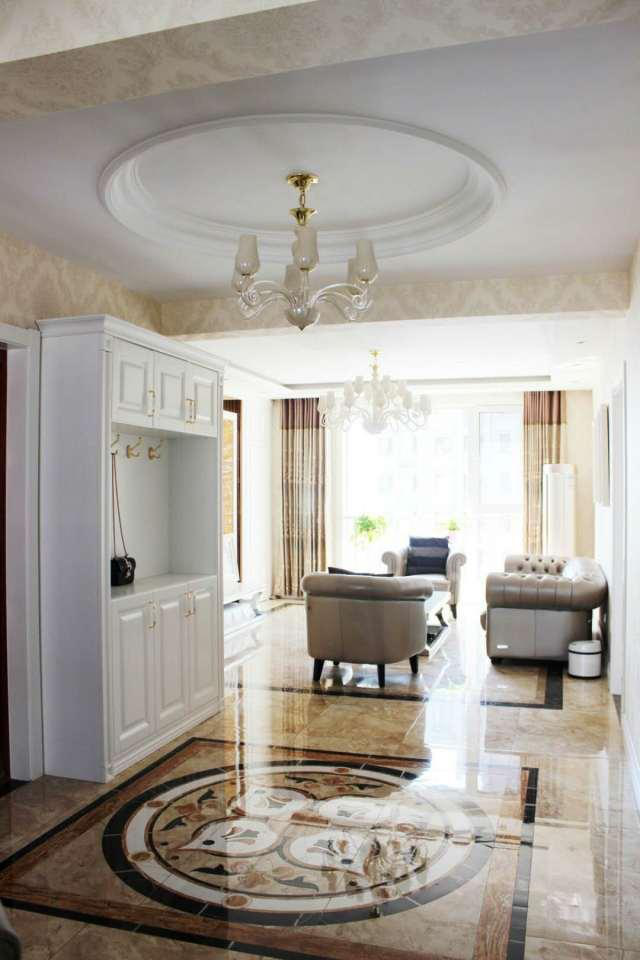 歐式風(fēng)情三居室，恰當(dāng)?shù)纳萑A盡顯家的溫馨