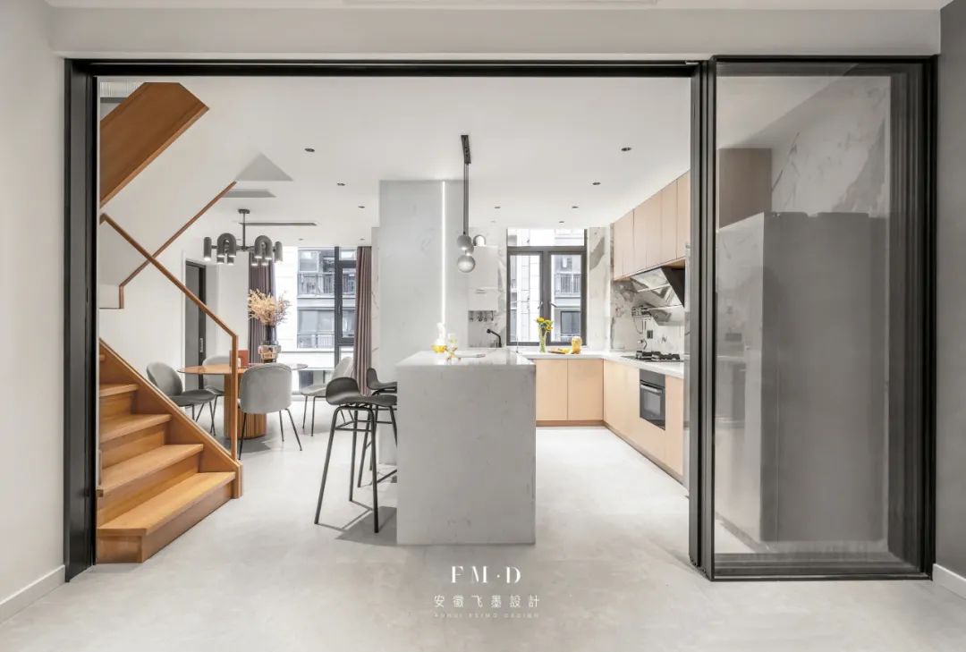 裝修門_黑胡桃色門裝修效果圖_儲(chǔ)物間門裝修效果圖