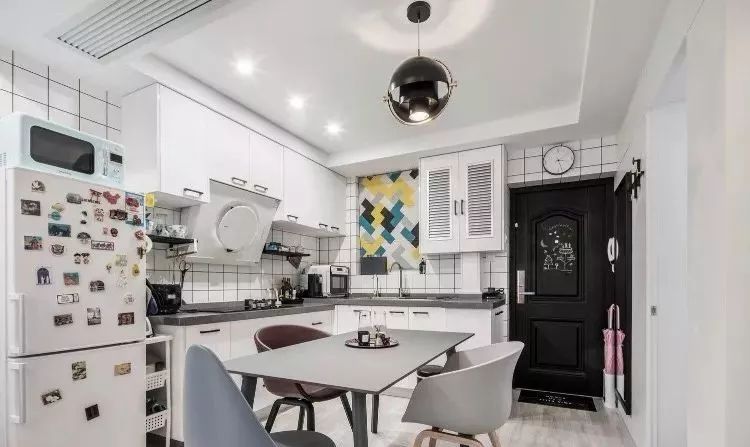 陽臺(tái)榻榻米裝修效果_裝修陽臺(tái)效果圖片欣賞_小陽臺(tái)裝修效果圖