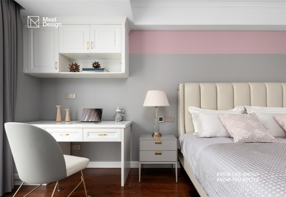 臥室床頭柜3裝修效果圖優(yōu)雅歐式，帶你探秘融化在奶油里歐式豪華臥室設(shè)計(jì)圖片賞析