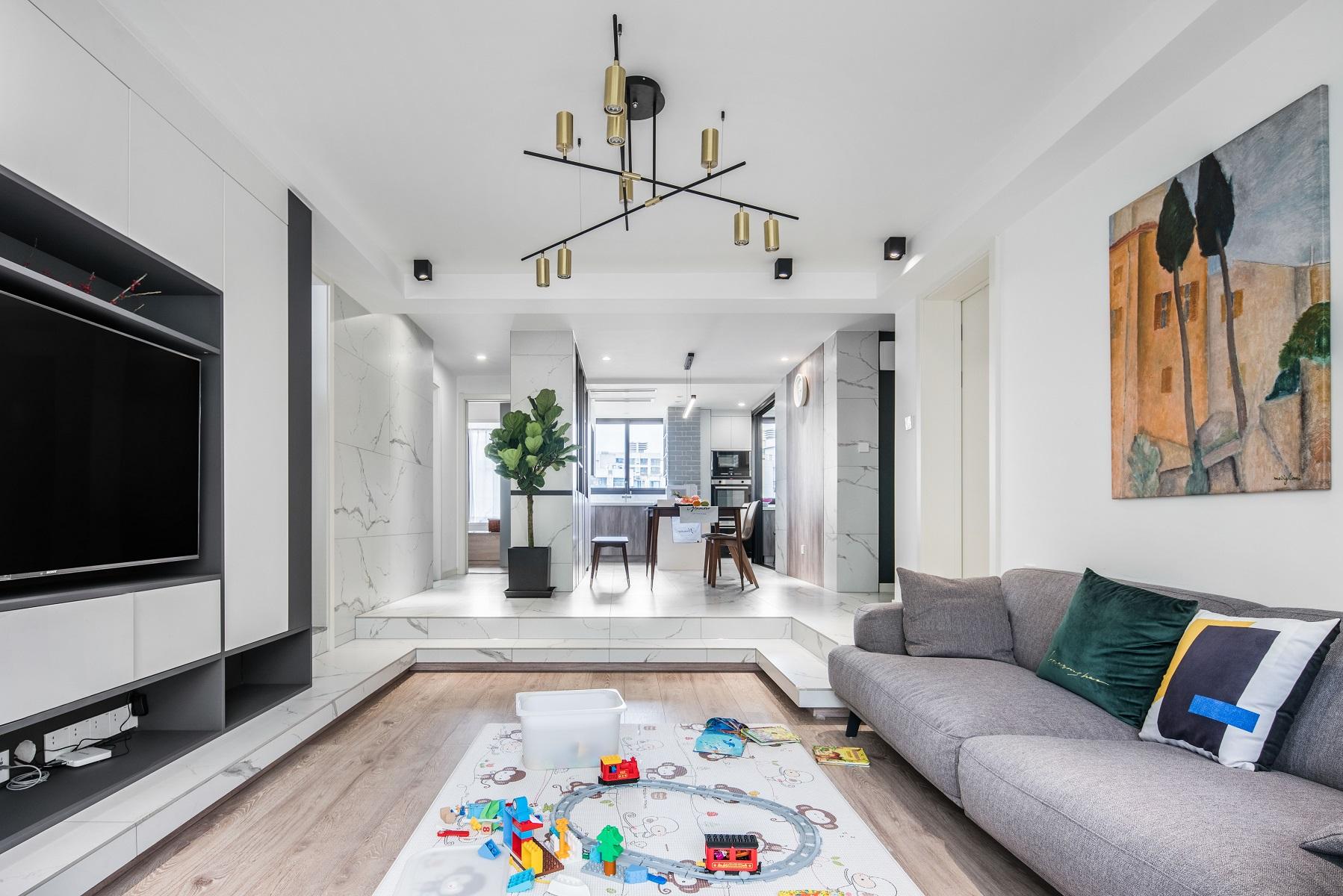 “去客廳化”正流行，客廳地面抬高30cm，做下沉式設(shè)計，多個茶室