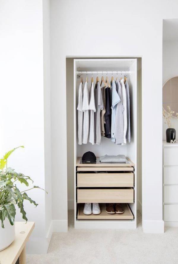 三亞裝修公司：小戶型房子裝修，臥室墻上挖三個壁櫥！