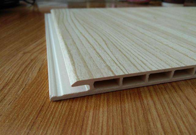 我家有三歲孩子，新房裝修不刷漆，用集成墻板沒有異味，更環(huán)保