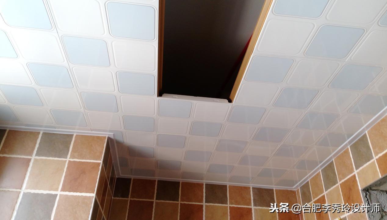 老公衛(wèi)生間非做吊頂，預(yù)算都不夠了！機智選了這種材質(zhì)，便宜好看