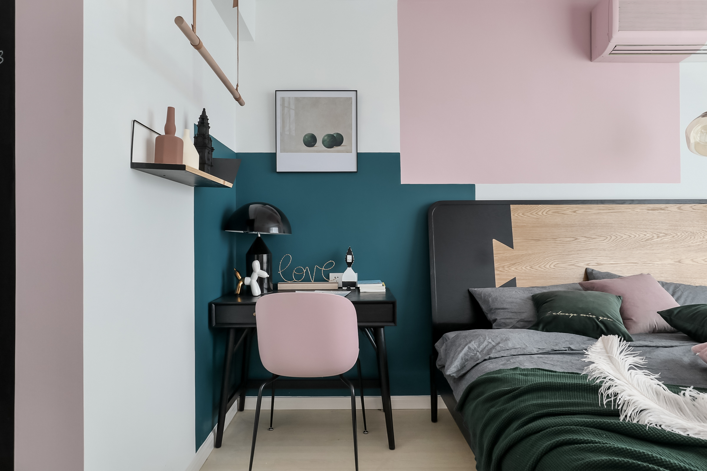 床頭柜裝修效果圖輕奢32平北歐小戶(hù)型臥室實(shí)景圖北歐極簡(jiǎn)設(shè)計(jì)圖片賞析