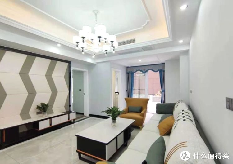 擠破頭買(mǎi)了這套100㎡小三房，送超大平臺(tái)花園，比房子大了一倍